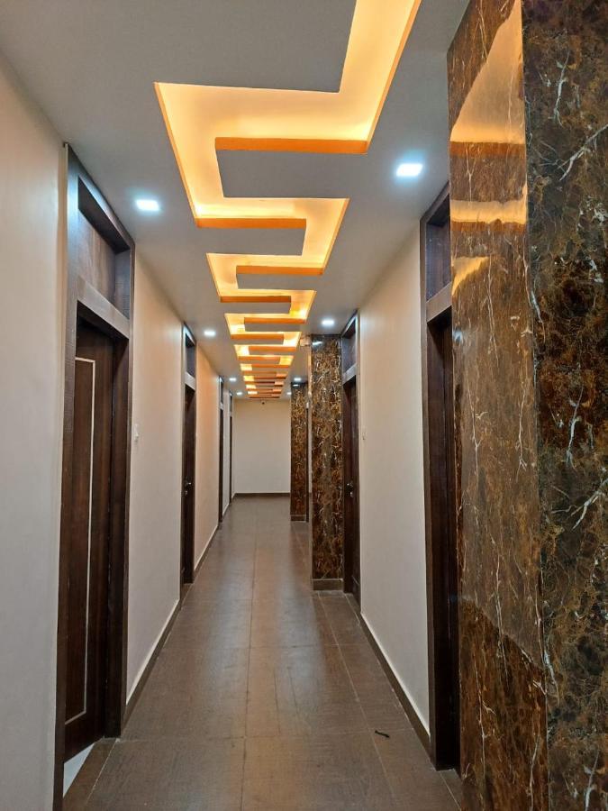 Hotel Cross Road By Wb Inn Unnao Екстер'єр фото