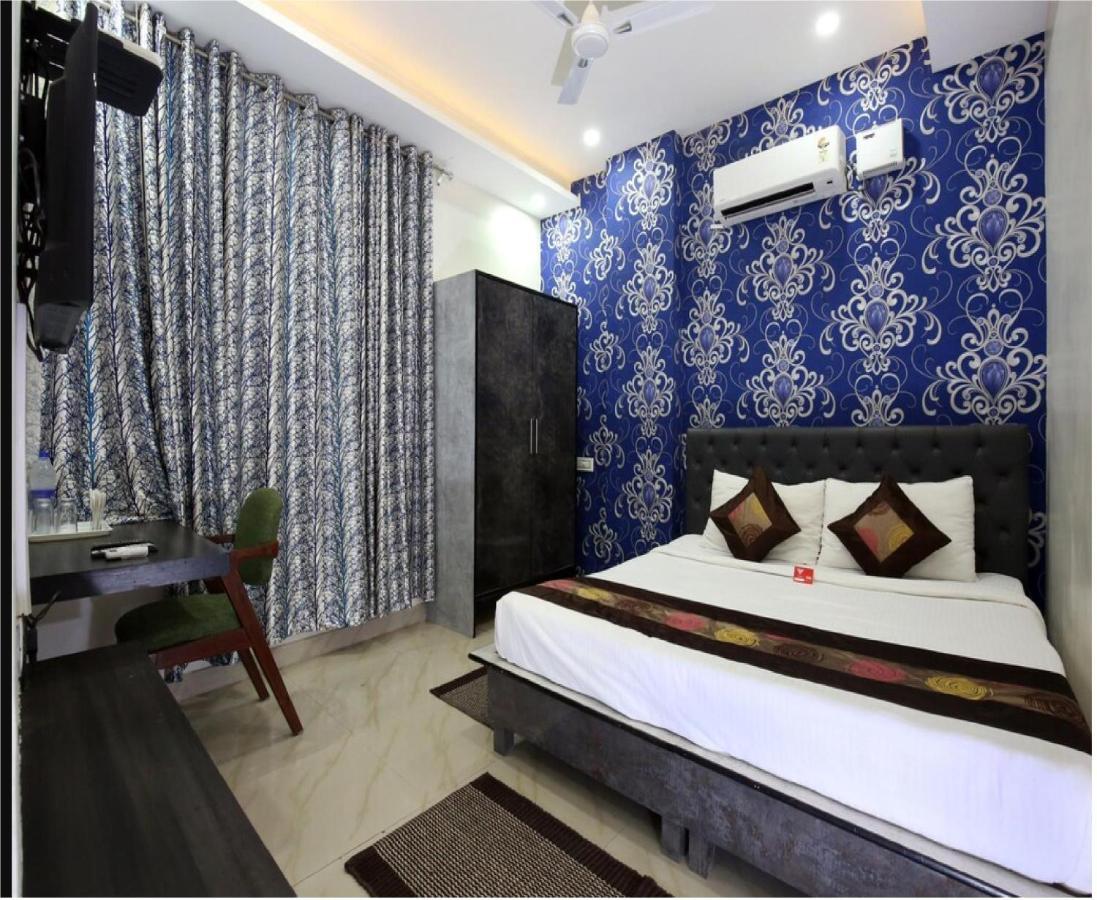 Hotel Cross Road By Wb Inn Unnao Екстер'єр фото