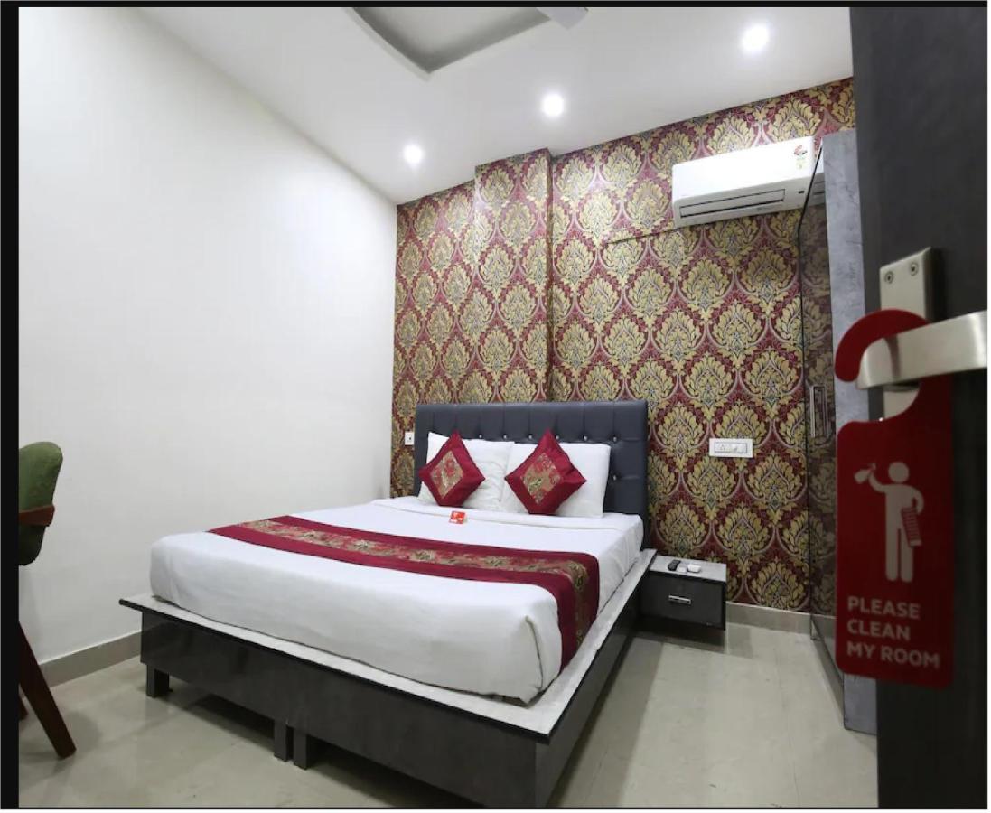 Hotel Cross Road By Wb Inn Unnao Екстер'єр фото